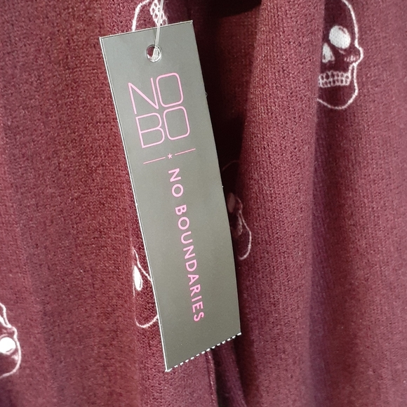 NWT No Boundaries Maroon Skull Hoodie, Size XS - Picture 7 of 8